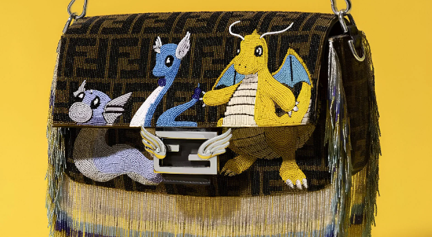 El bolso bordado de la familia evolutiva Dratini en la colaboración.